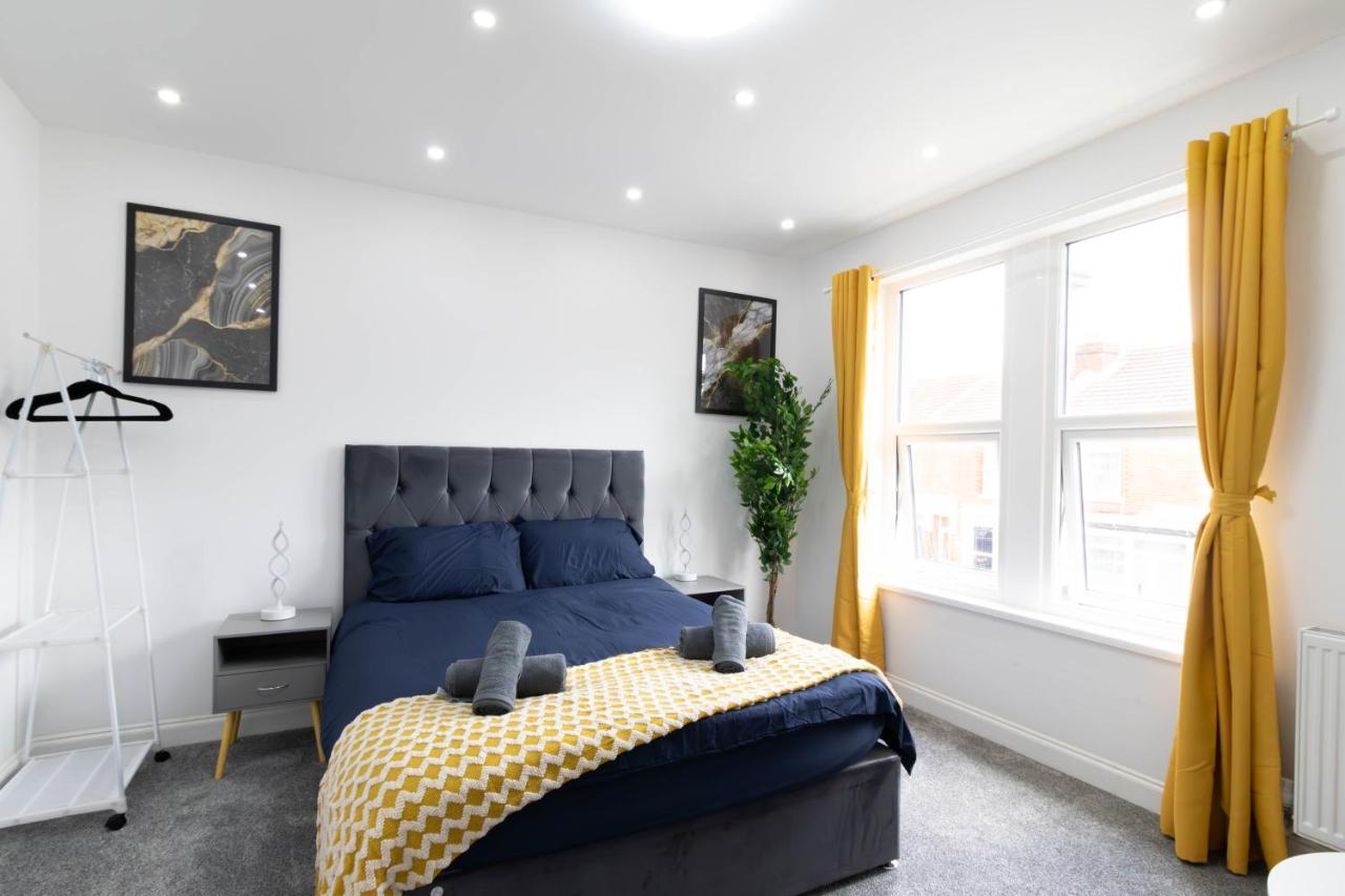 Open Mind Property - 6 Luxury Bedrooms With Free Parking Portsmouth Ngoại thất bức ảnh